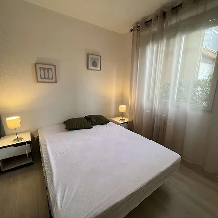 Lejlighed T2 Avec Jardinet, Parking Prive, A 150m De La - Sud, 4 Pers. - Fr-1-701-68 *